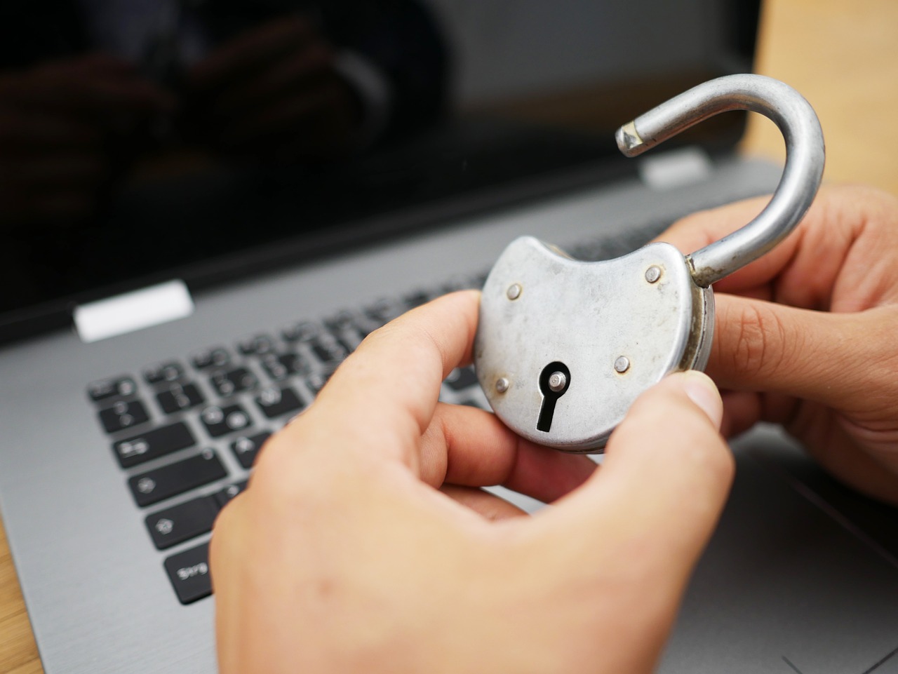 How to Protect Yourself from Online Frauds